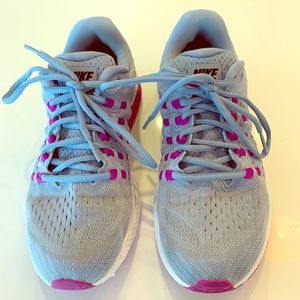 Nike Zoom Vomero 11. Size 8.5